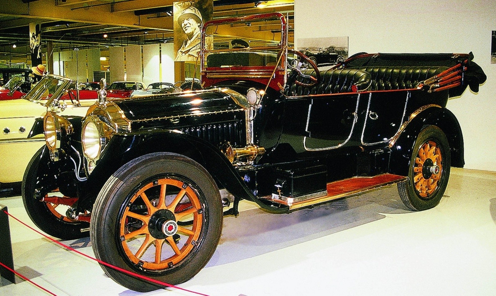 Шикарный открытый Packard Twin Six с двигателем V12. 1916 год (фото автора)