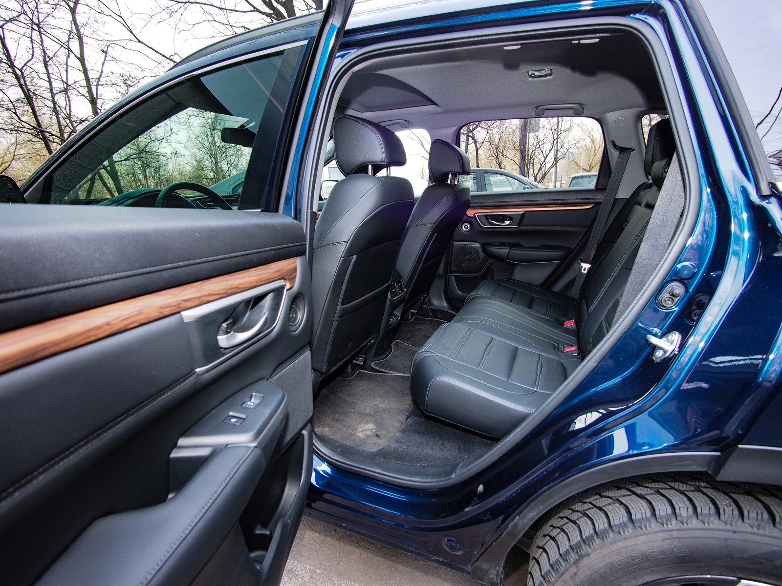 Уходящий и приходящий, шумный и тихий, вялый и бодрый: Honda CR-V против Opel Grandland X