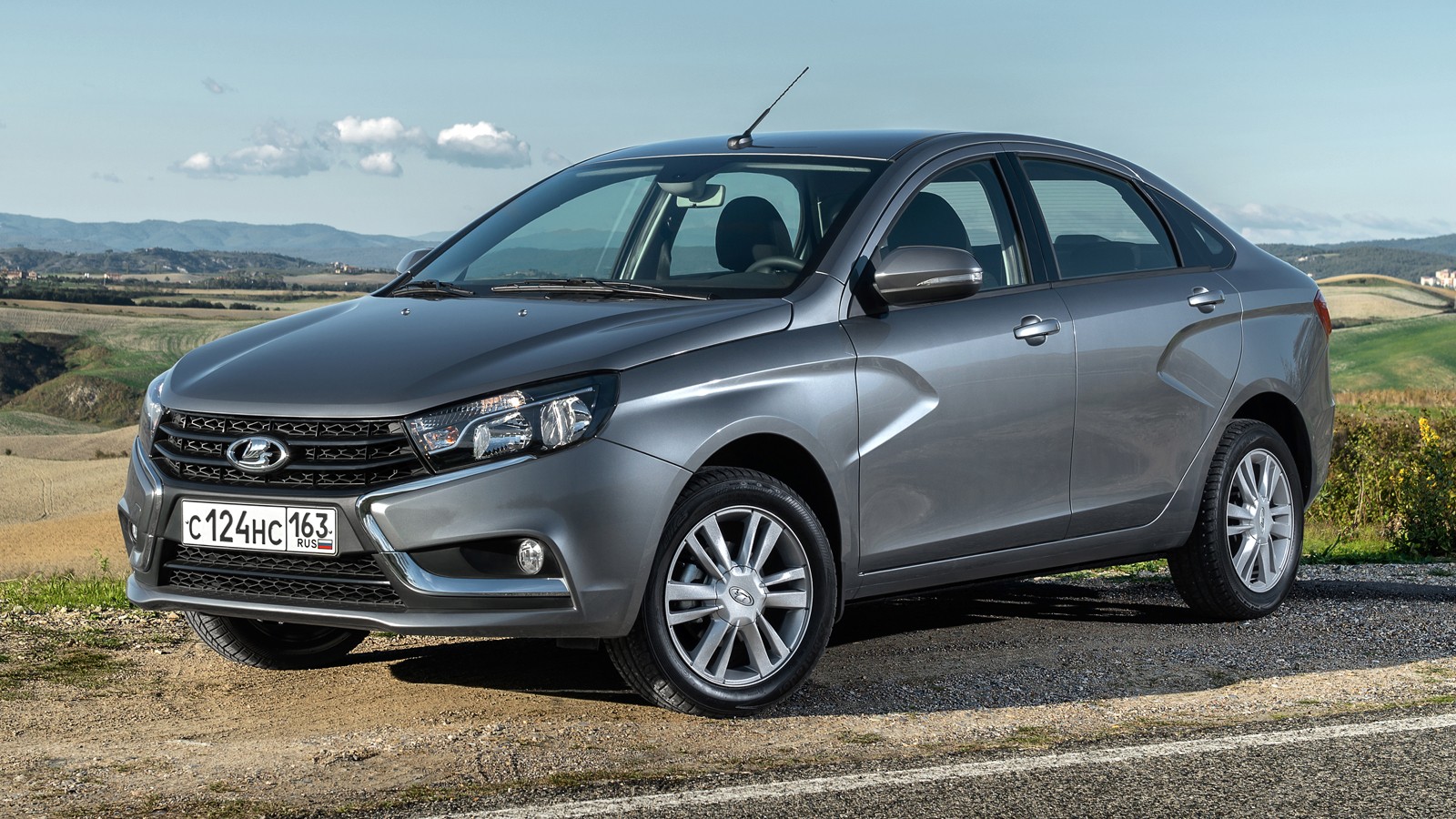 На фото: Lada Vesta