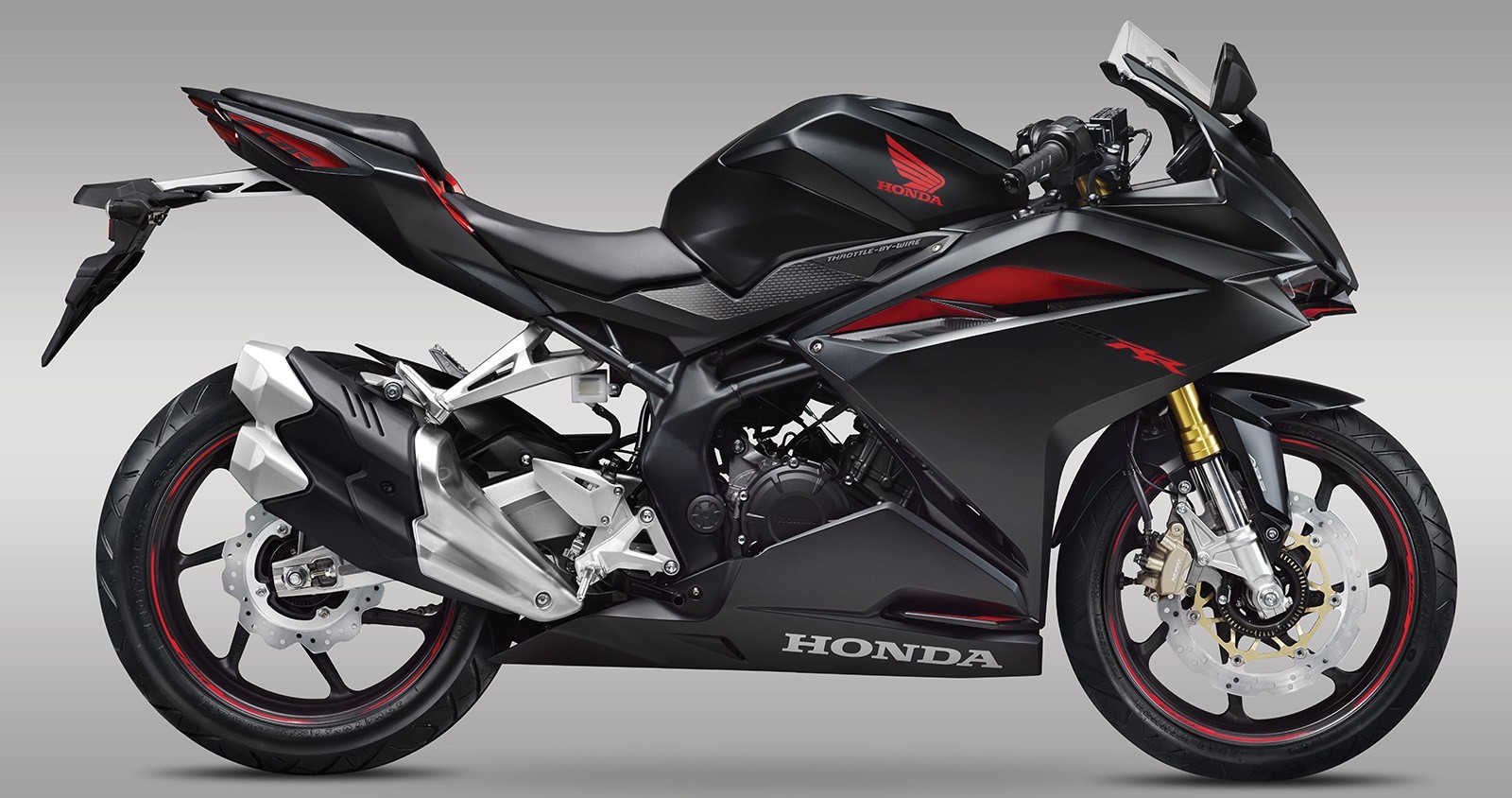 На фото: Honda CBR250RR