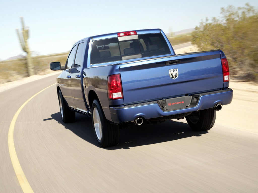 На фото: актуальный Dodge Ram 1500 Sport Crew Cab