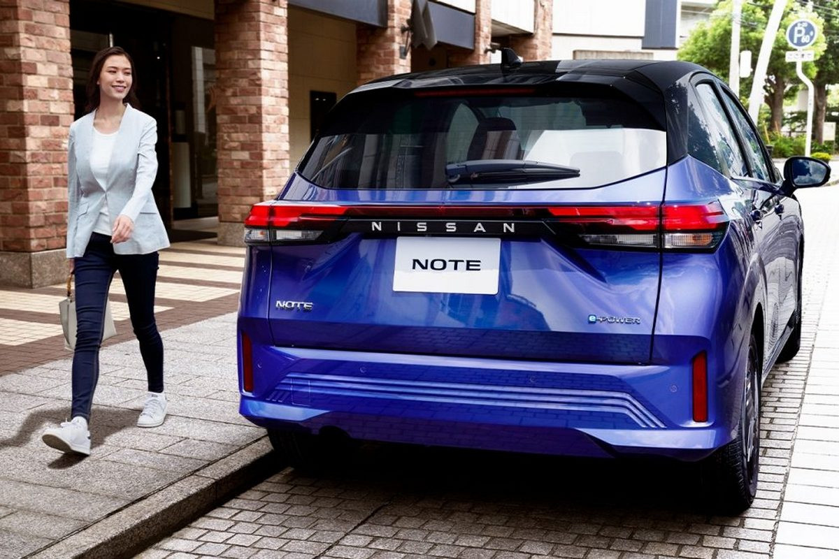 Nissan Note тоже перешёл на новый фирменный стиль марки - КОЛЕСА.ру ...