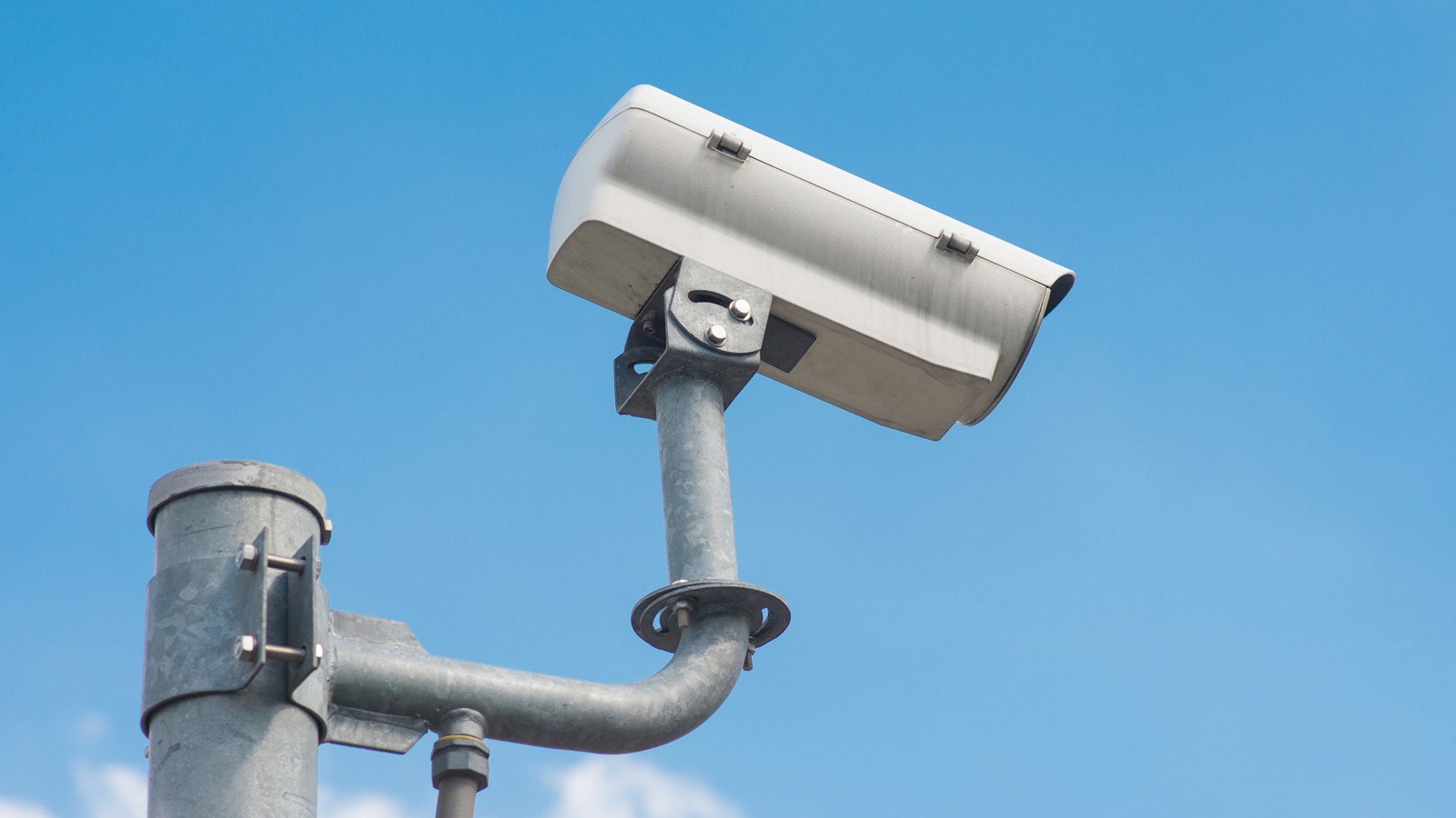 The traffic security CCTV camera operating on road detecting tra