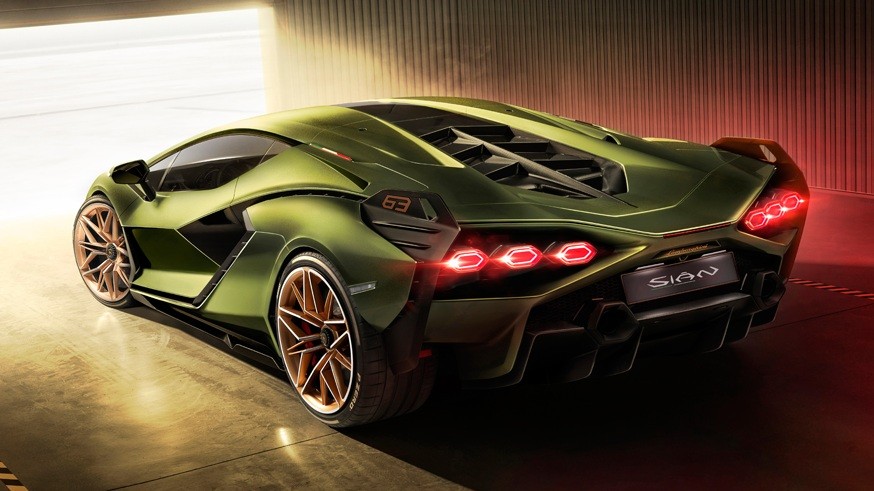 Пополнение в семействе: Lamborghini готовится к скорой премьере родстера Sian