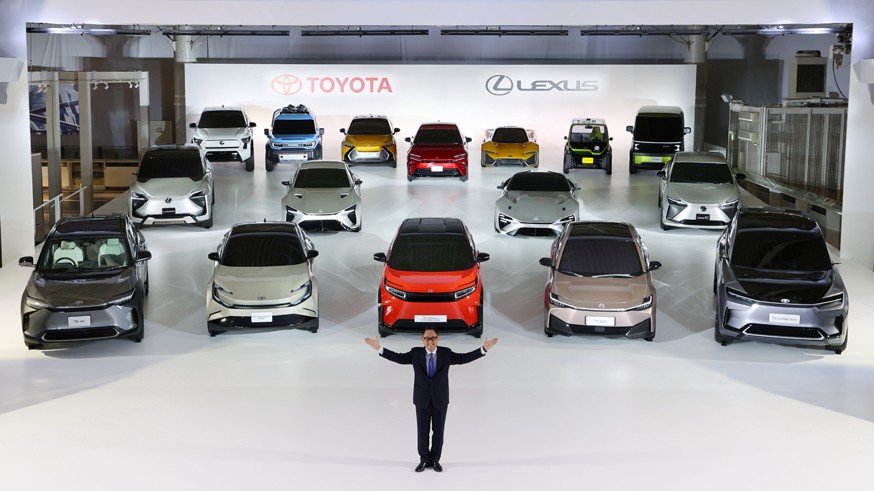 Новинки оптом: Toyota показала множество грядущих моделей, в их числе кроссовер Lexus RZ