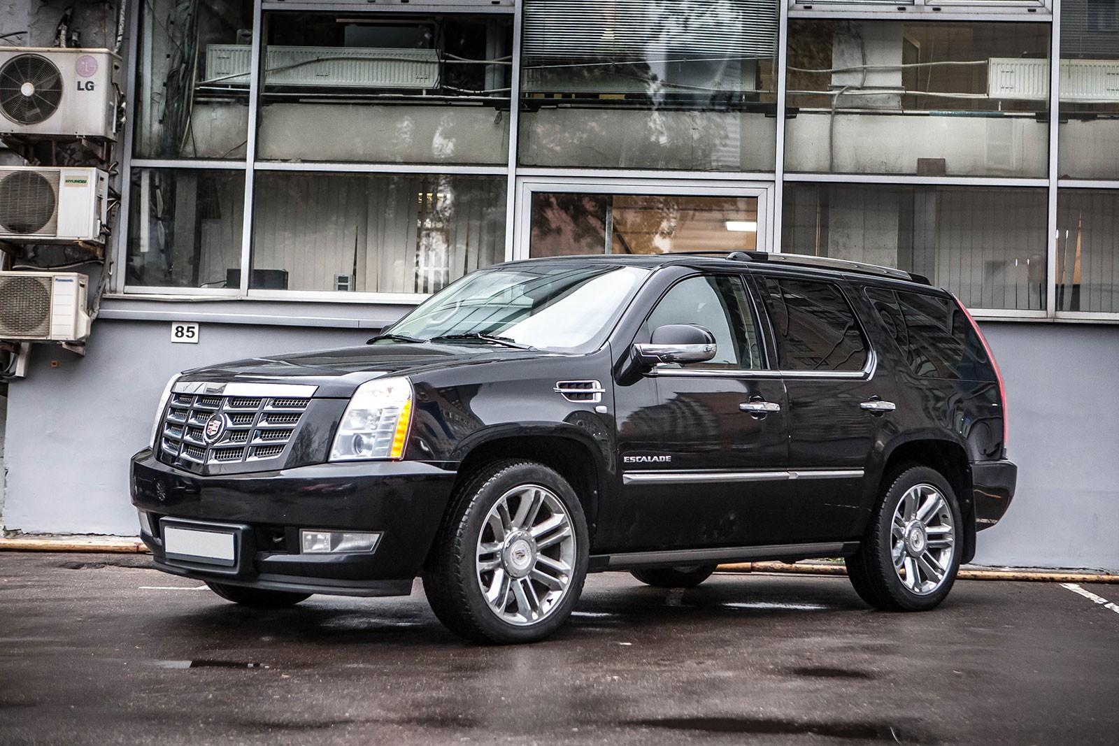 Cadillac escalade третьего поколения минусы