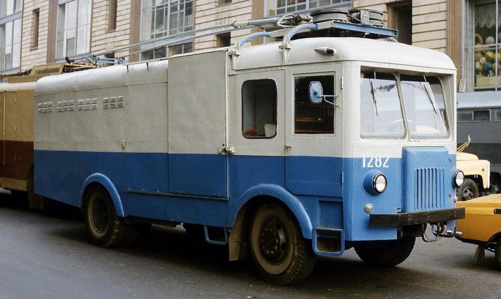 Были гибридами до того, как это стало мейнстримом: история советских троллейвозов
