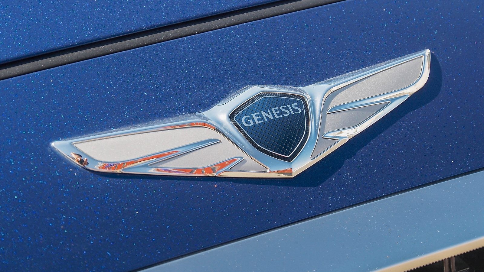 Genesis G80 синий эмблема