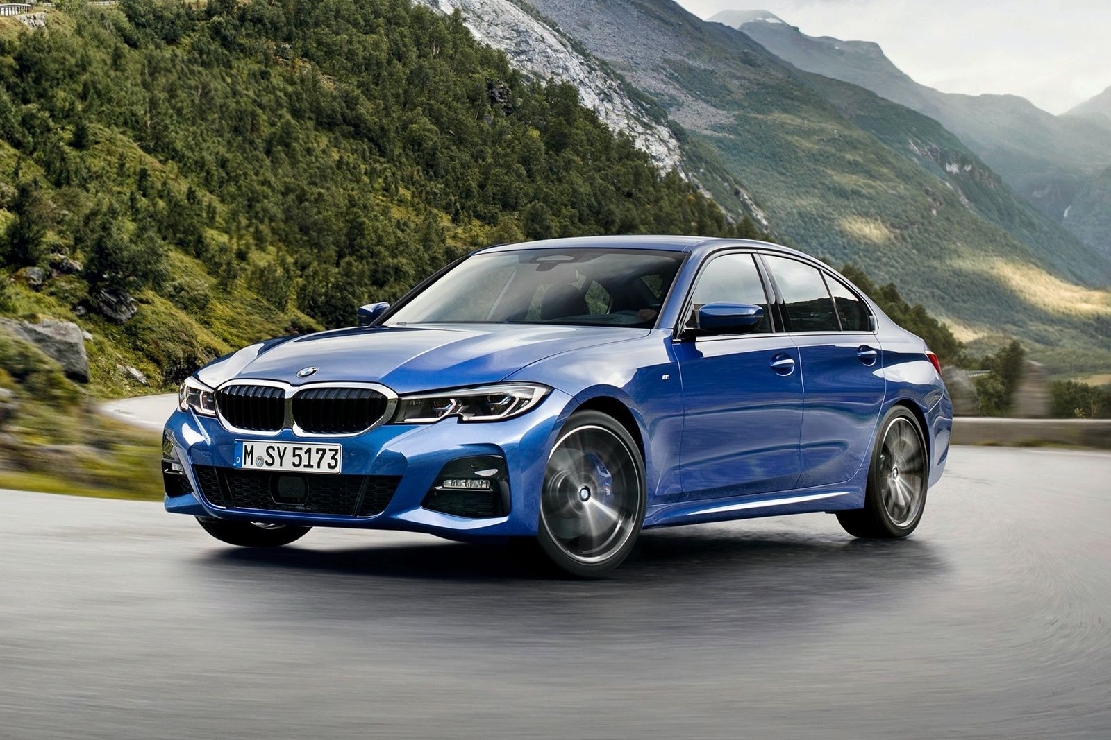 BMW отзывает машины в России из-за риска обрыва рулевых тяг