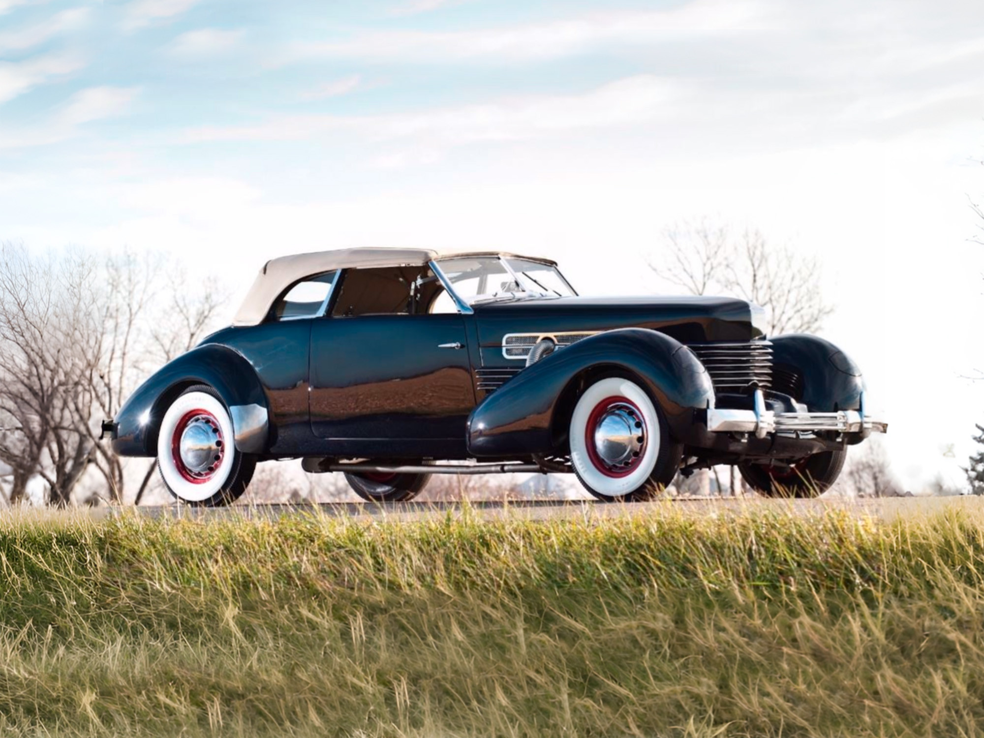 Cord 810/812: передний привод, наддувный V8 и другие чудеса, не понятые современниками