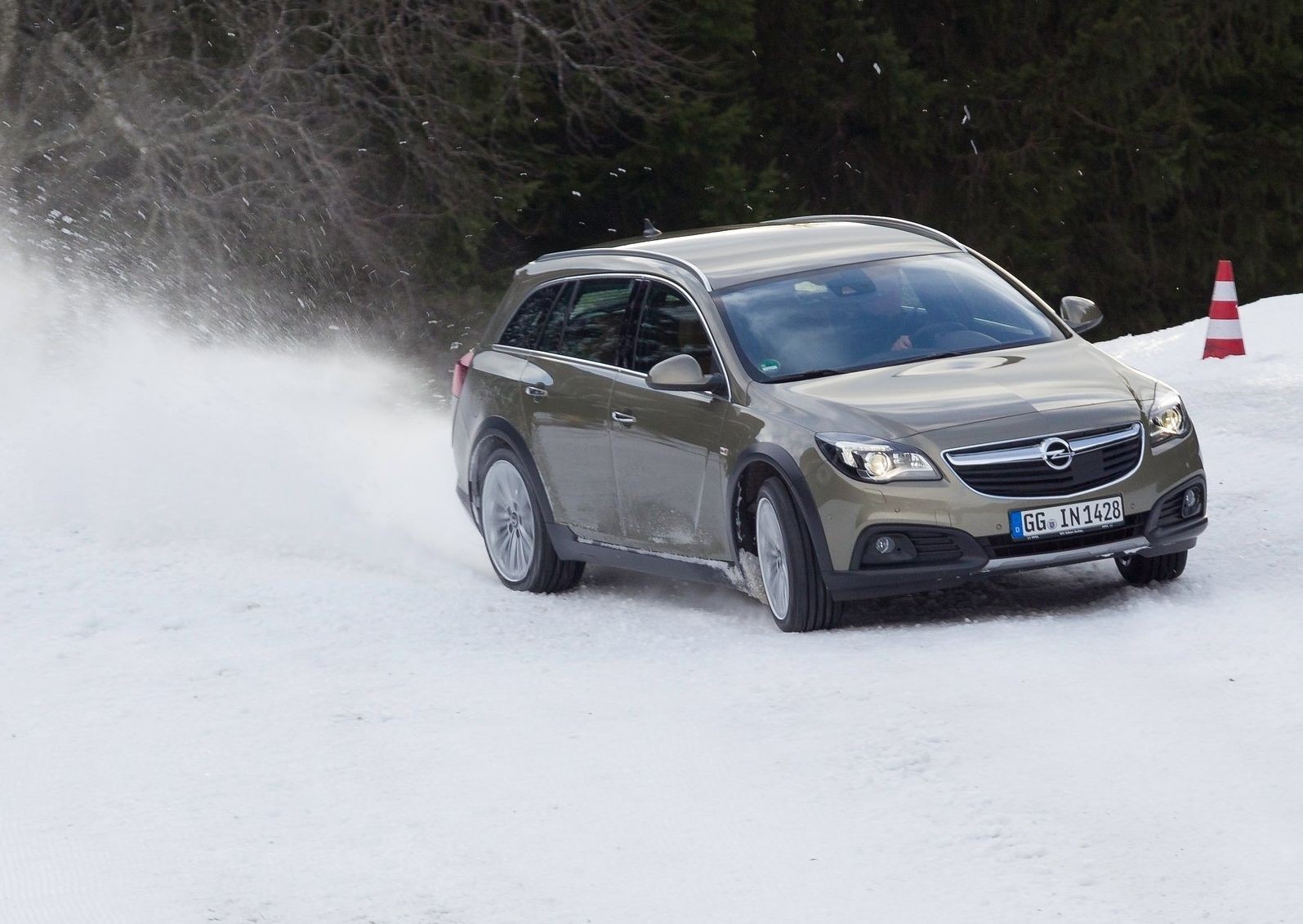 Лучший Opel, который никто не покупал: стоит ли покупать Opel Insignia за 1 миллион рублей