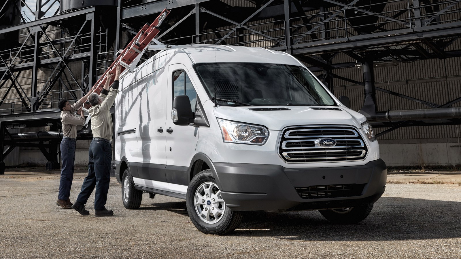 На фото: актуальная версия Ford Transit