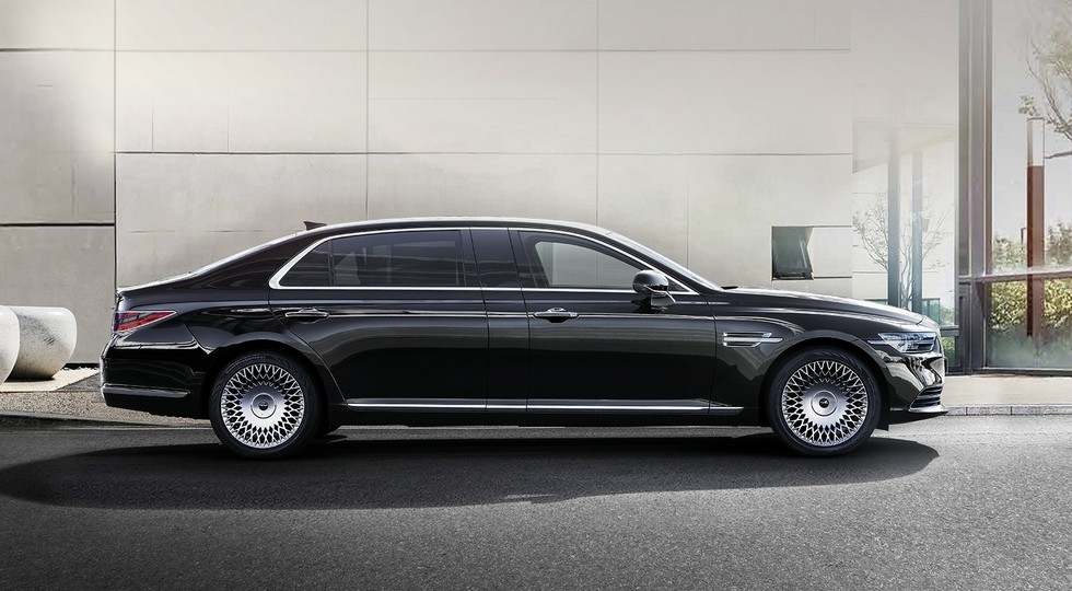 Обновленный Genesis G90 L