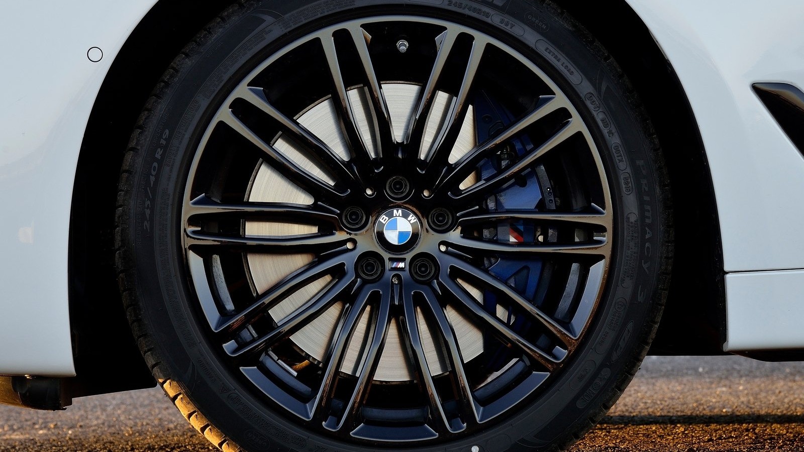 BMW-5-Series-2017-1600-d3