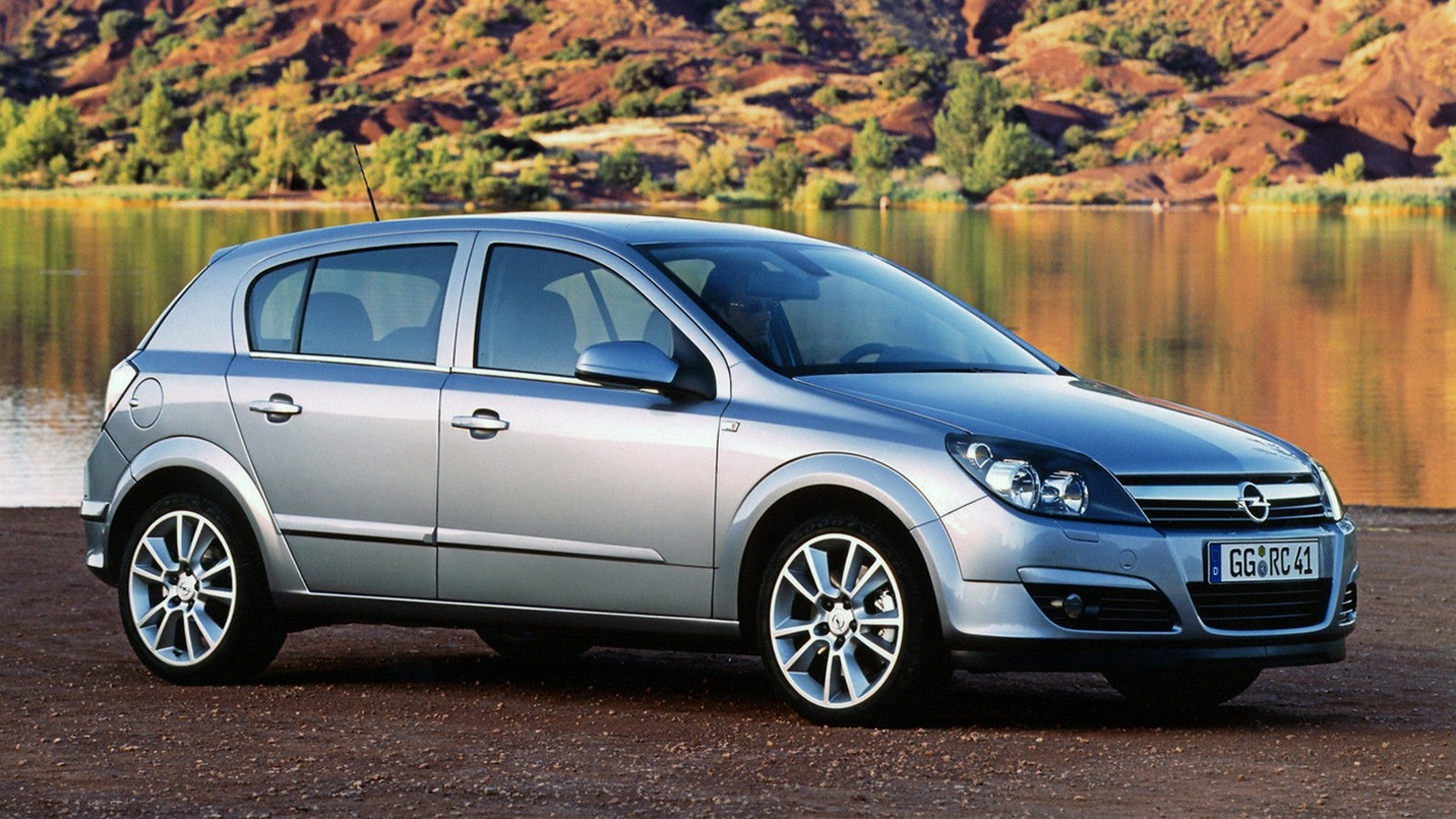 Opel Astra H с пробегом: коррозия кузова, сложности с подвеской и электрикой - – автомобильный журнал