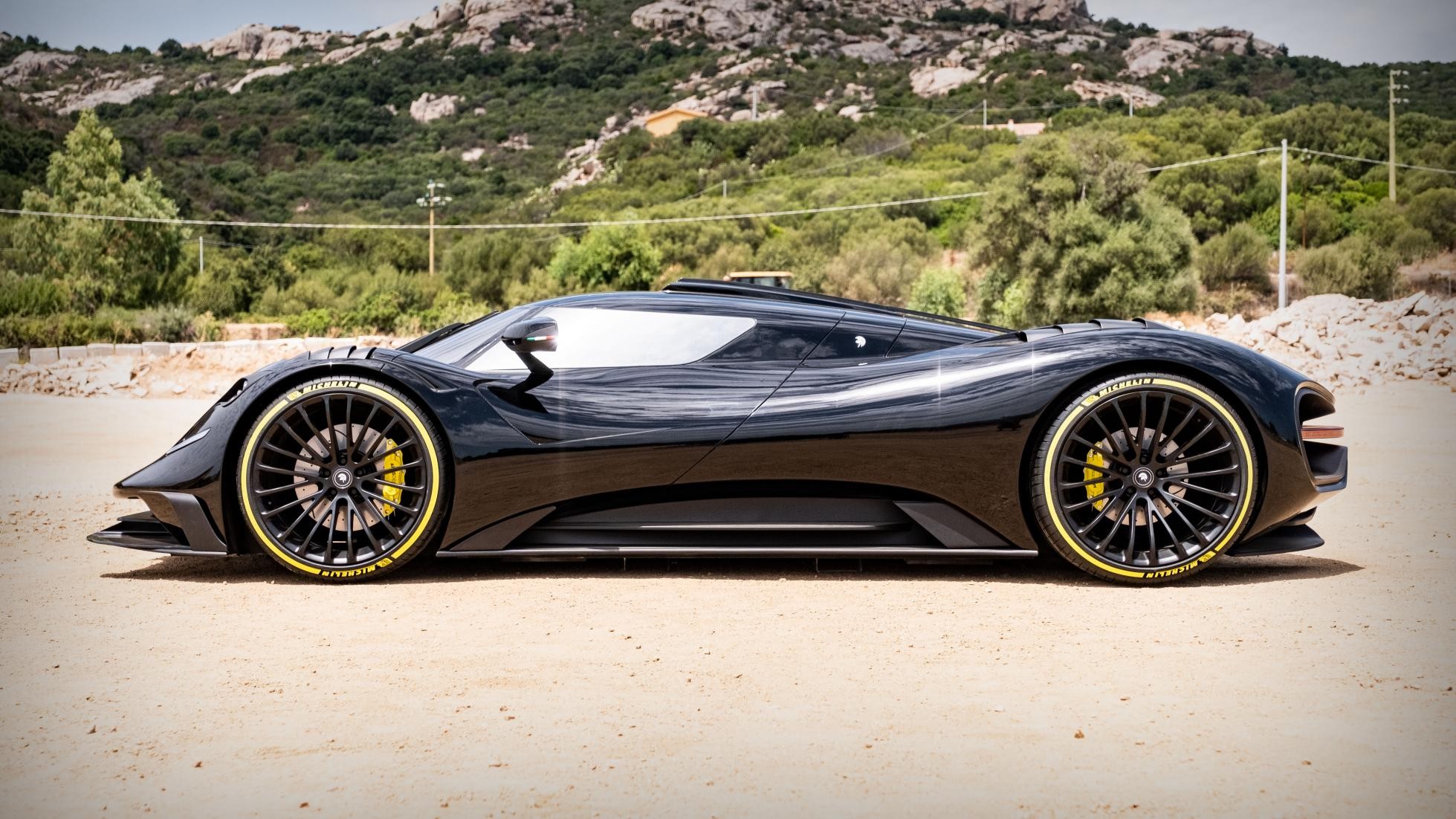 Ares S Project: итальянская ливрея для Corvette С8 и крещендо для V8