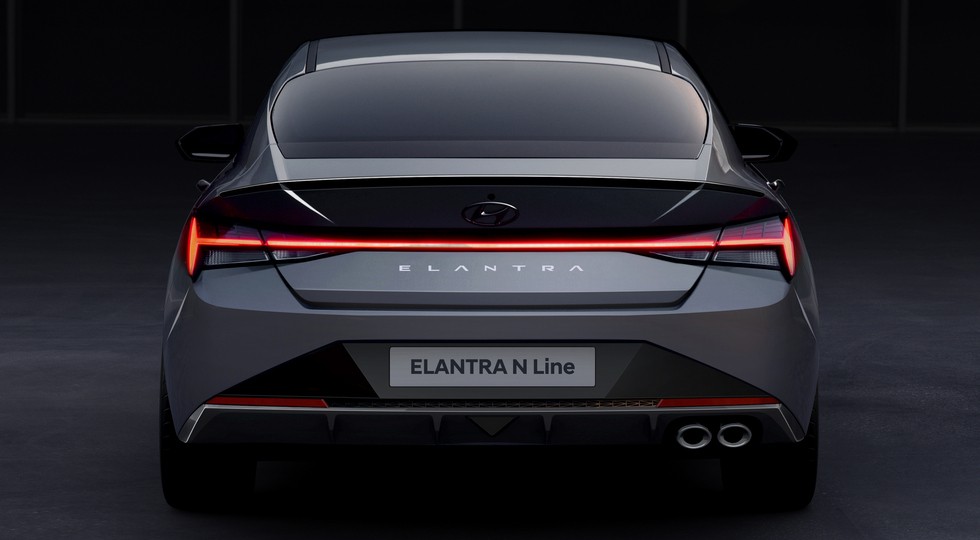 «Подогретая» Hyundai Elantra нового поколения: те же 204 л.с., но дизайн теперь свой