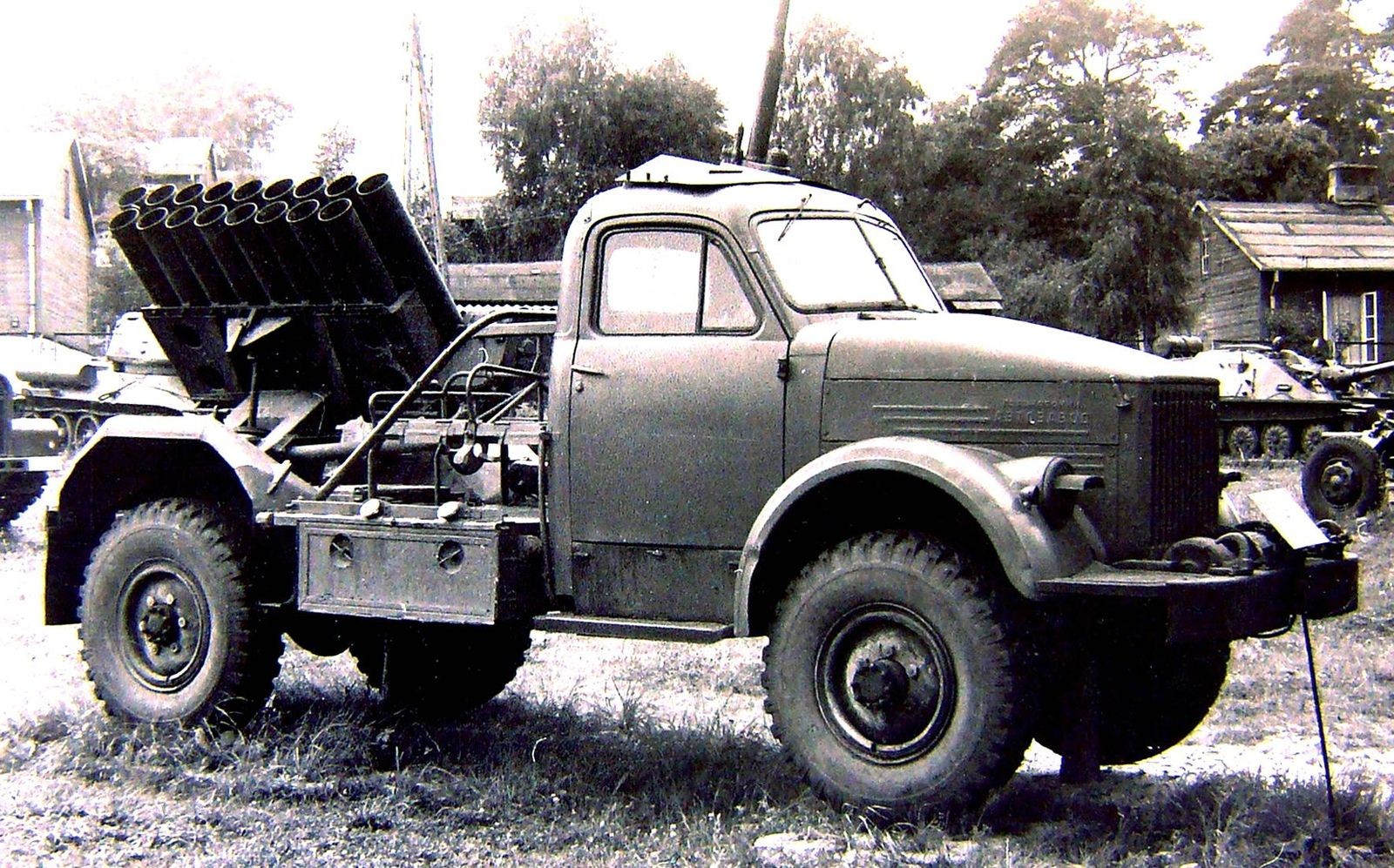 Штабные, заправочные и для химических войск: военные версии полноприводного ГАЗ-63