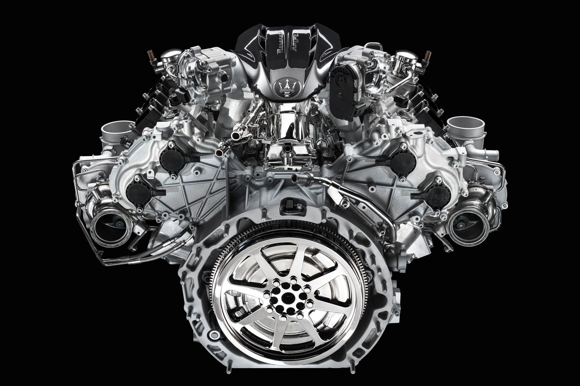 Новый двигатель Maserati V6: «улитки» снаружи, форкамерное зажигание и 2 свечи на цилиндр