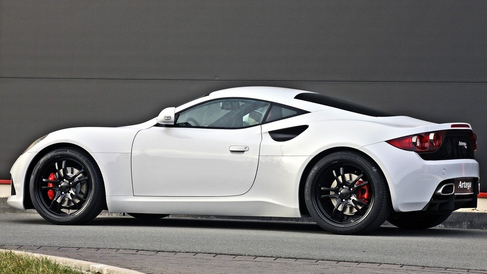 На фото: Artega GT 2011–12