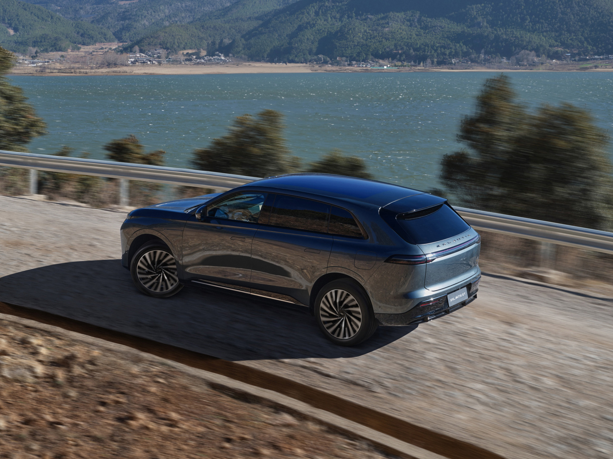 Выехать из пяти секунд: выбираем самый быстрый гибридный кроссовер