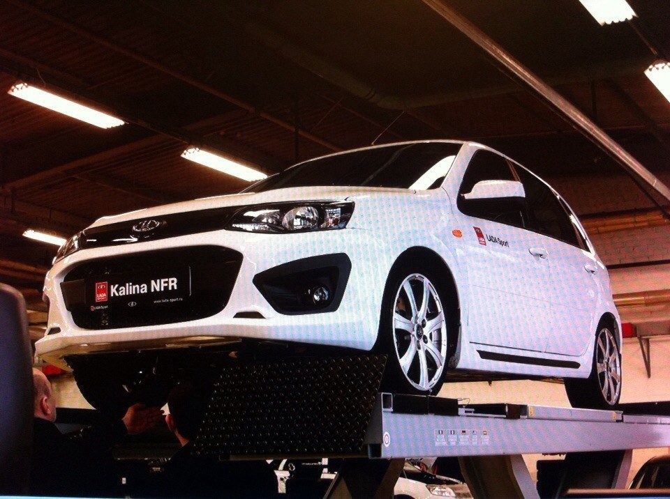 Появились первые неофициальное фото "заряженной" Lada Kalina