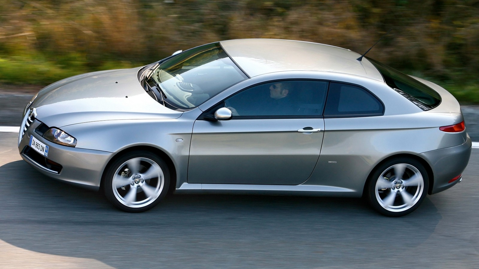 На фото: Alfa Romeo GT Q2 '2006–2010