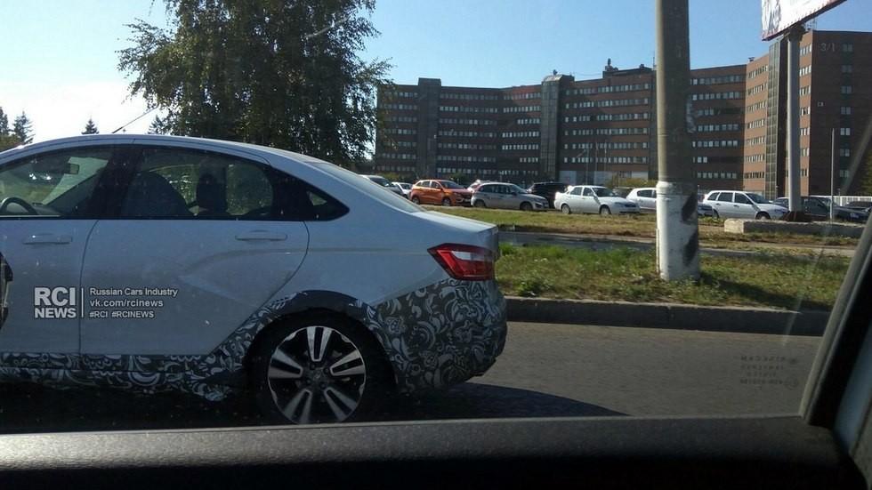 lada-vesta-se-cross-3