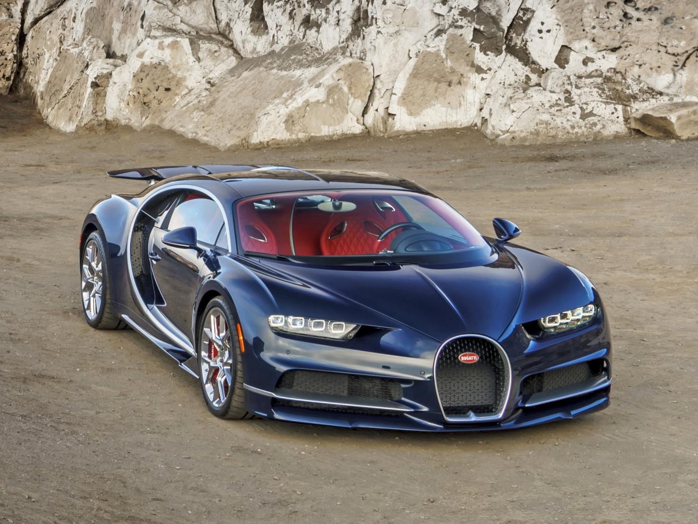 Машина быстрее бугатти. Бугатти Шерон. Гиперкар Bugatti Veyron. Машина Bugatti Chiron. Бугатти Вейрон 2021.
