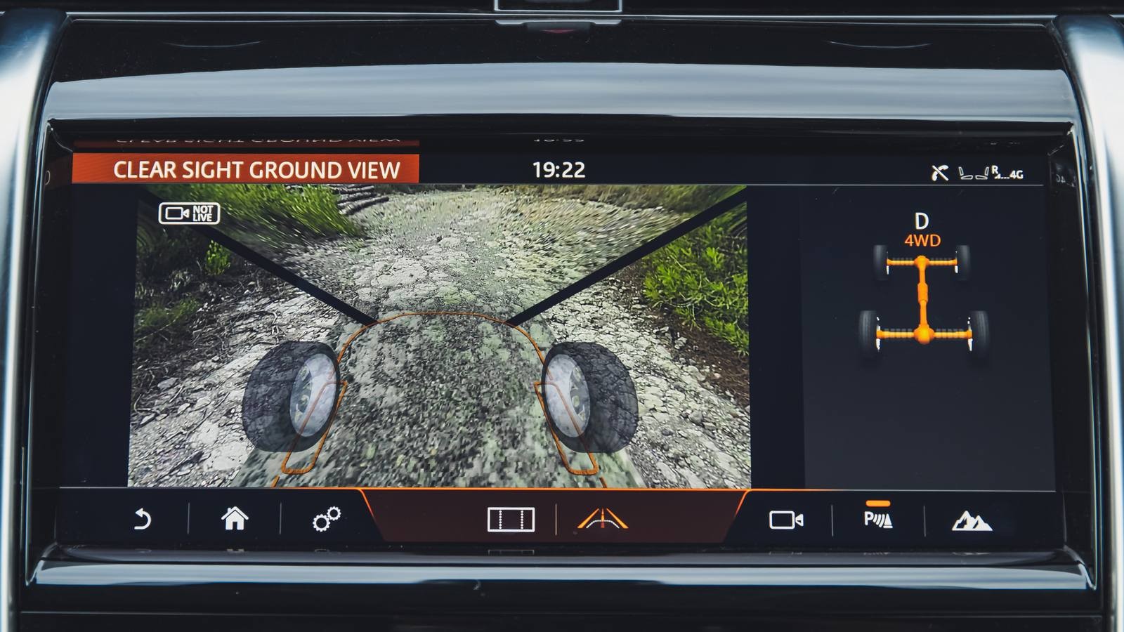 Тот же Evoque, только с ручками: тест-драйв обновлённого Land Rover Discovery Sport