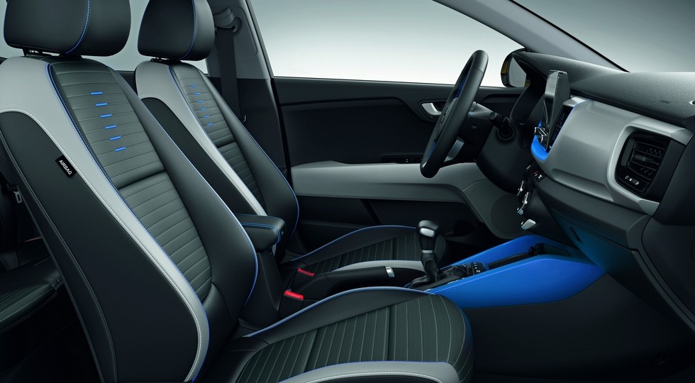 Kia обновила родственный «другому» Rio паркетник Stonic: гибрид и сцепление по проводам