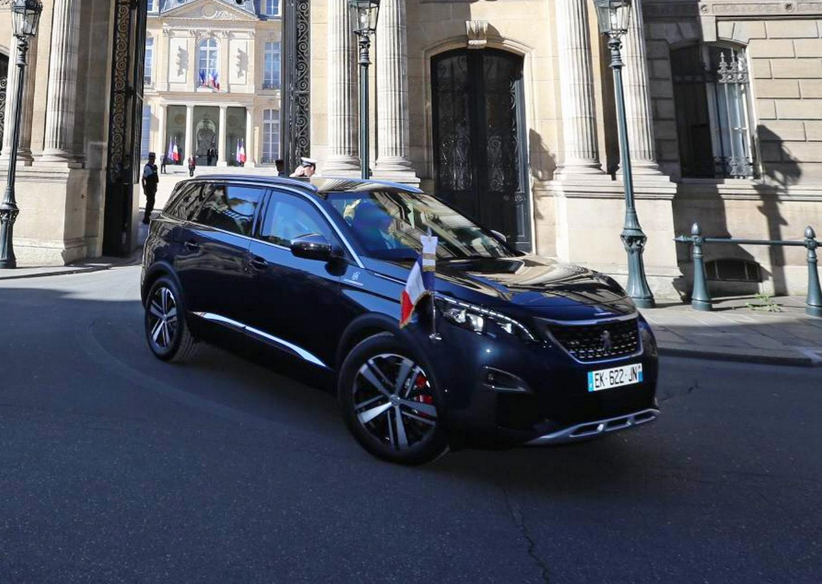 Новый Peugeot 5008 стал «президентским автомобилем