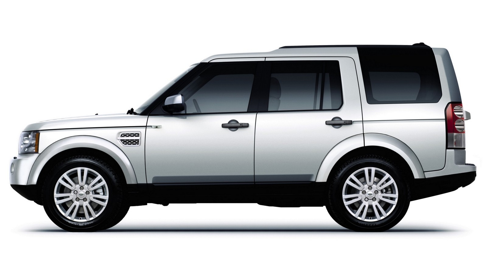 Риски дизеля и мощь бензина: стоит ли покупать Land Rover Discovery IV за 2,5 миллиона