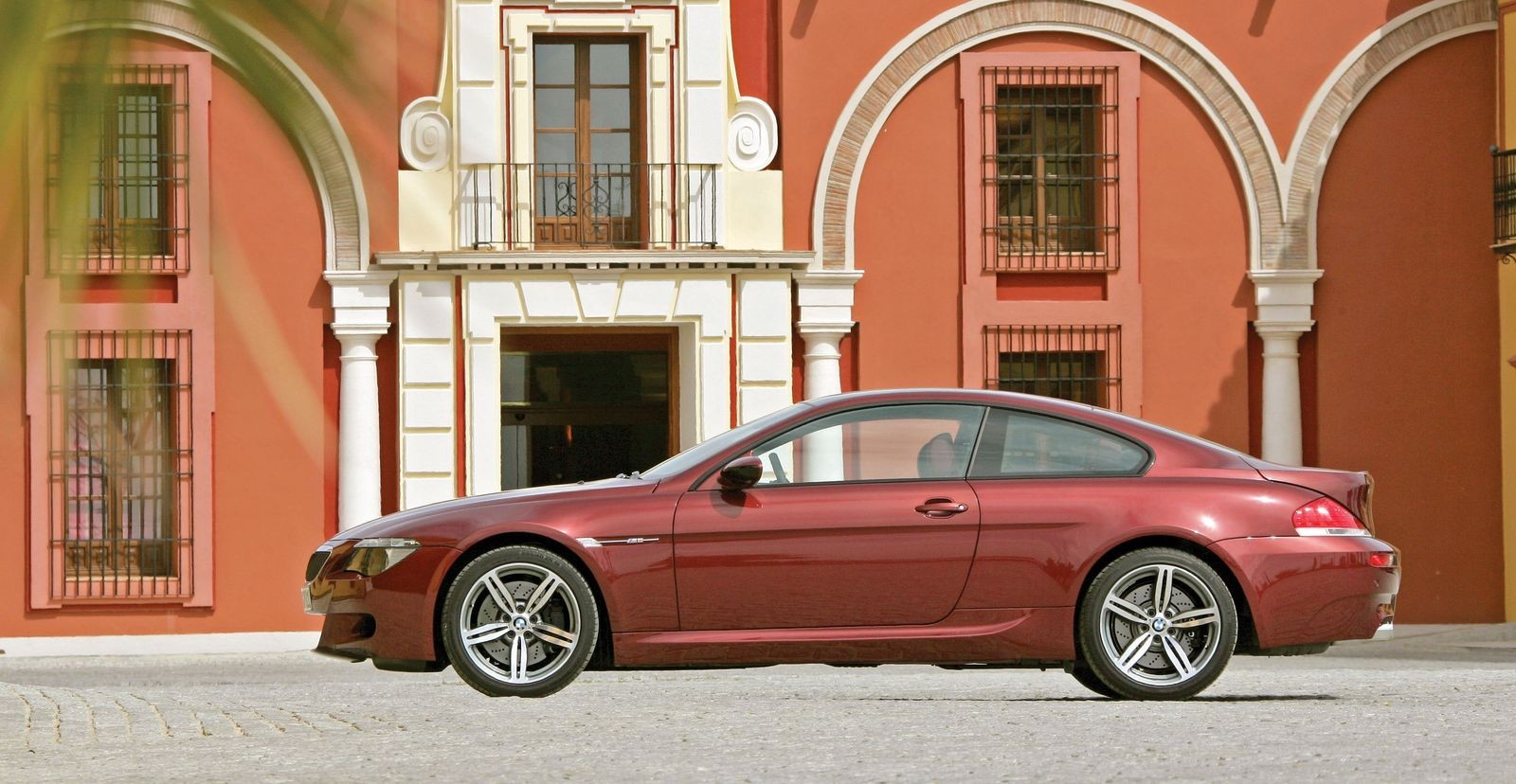 По любви – дорого, по расчету – трудно: стоит ли покупать BMW 6 series II E63 за миллион рублей
