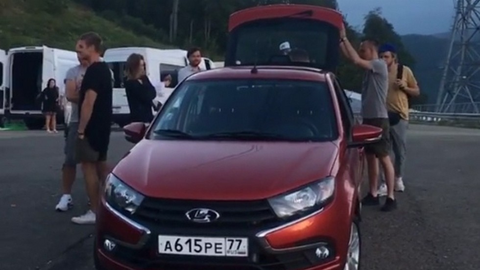 lada-granta-liftback-1