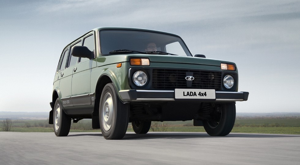 На фото: Lada 4x4 5d