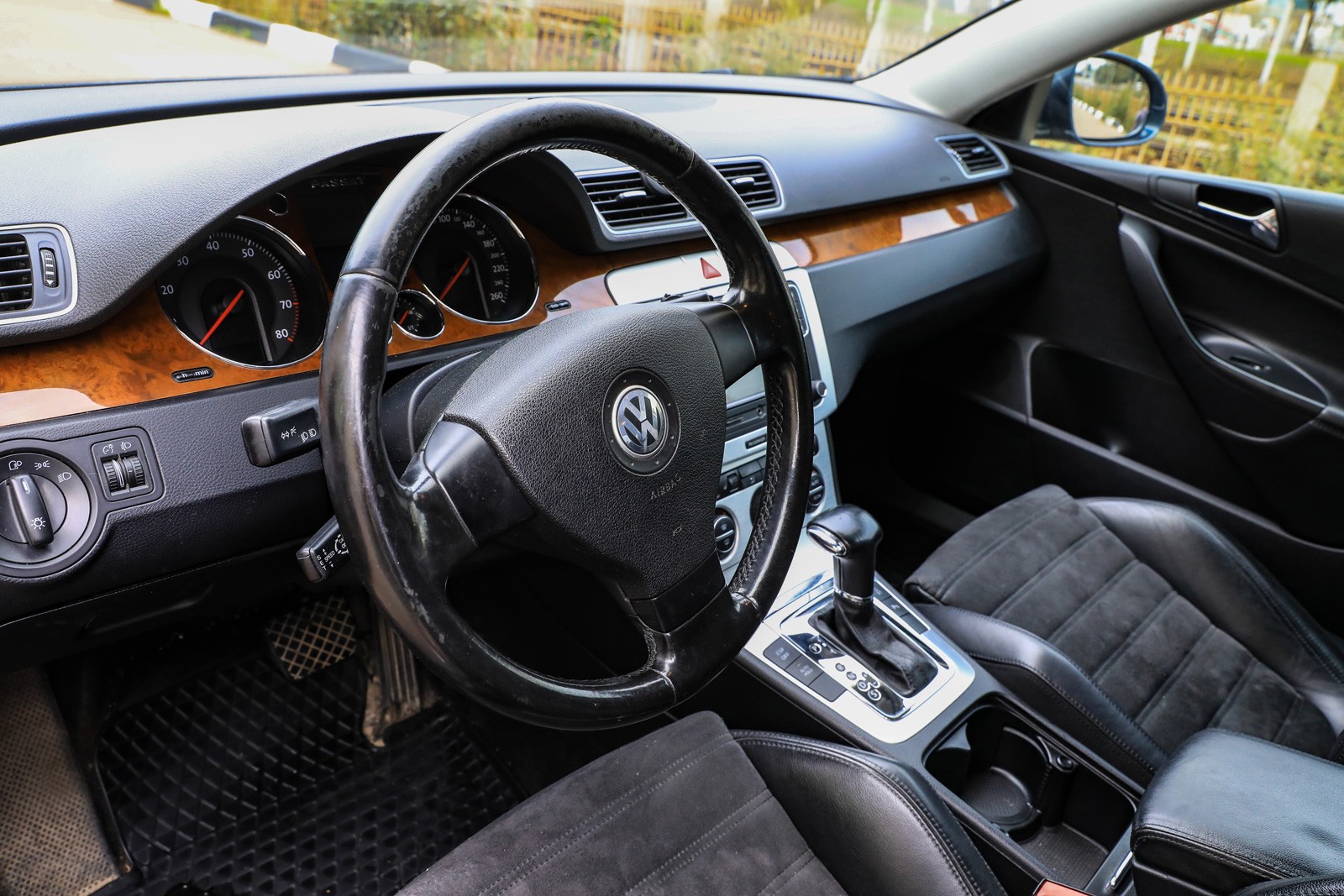 Volkswagen Passat B6 с пробегом: опасные процессы под краской и слишком много проводов