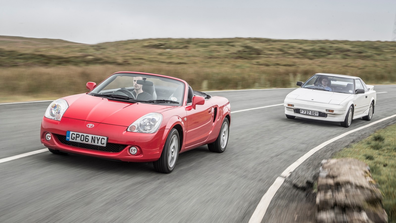 На фото: Toyota MR2