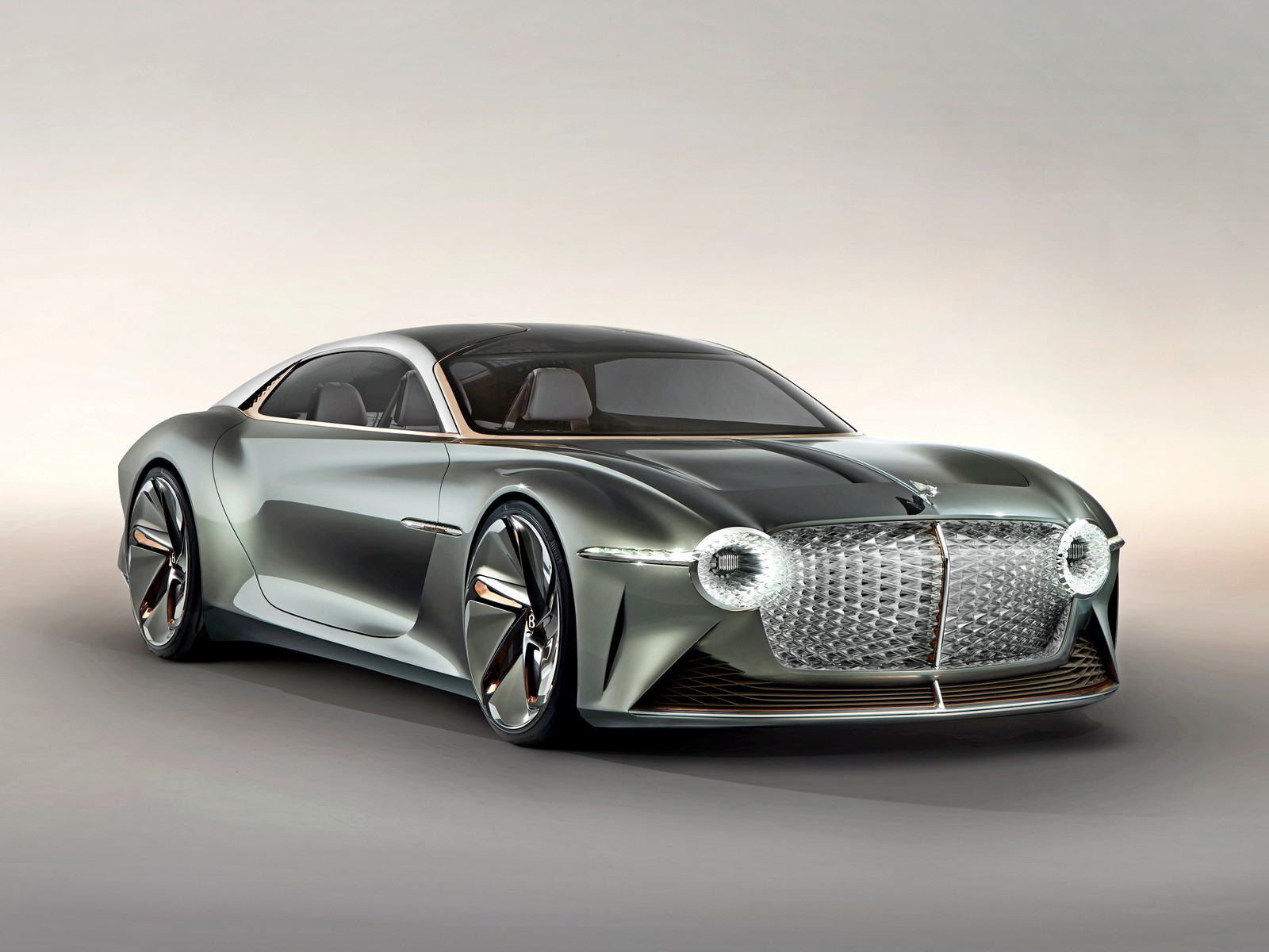 Bentley Electric EXP 100 GT дает понять, какими могут быть автомобили Bentley в будущем