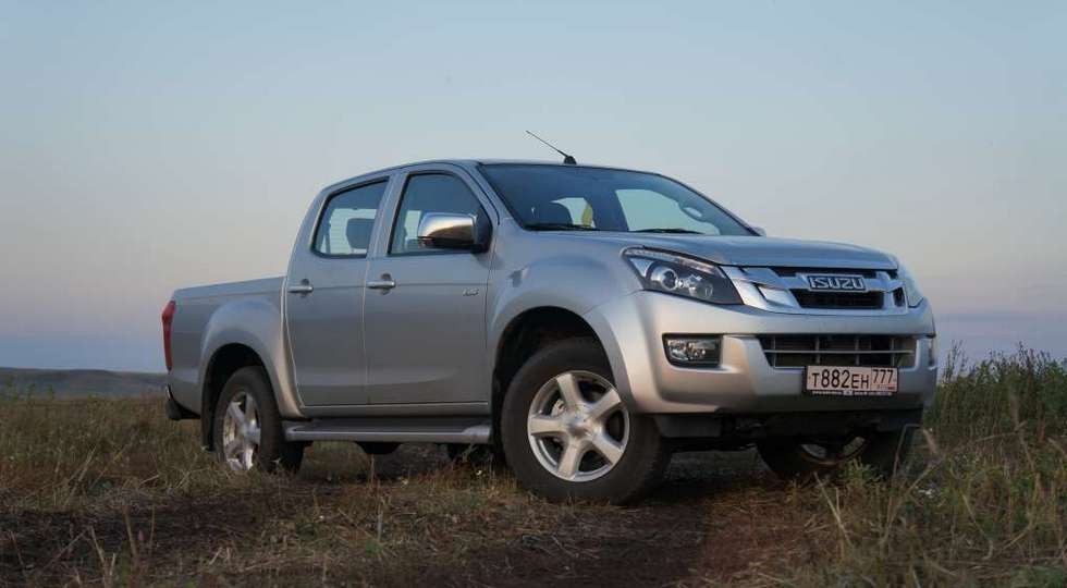 На фото: стандартный Isuzu D-Max