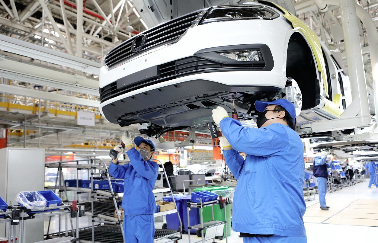Пугающая «серость»: Volkswagen пытается запретить поставки своих машин из Китая в РФ