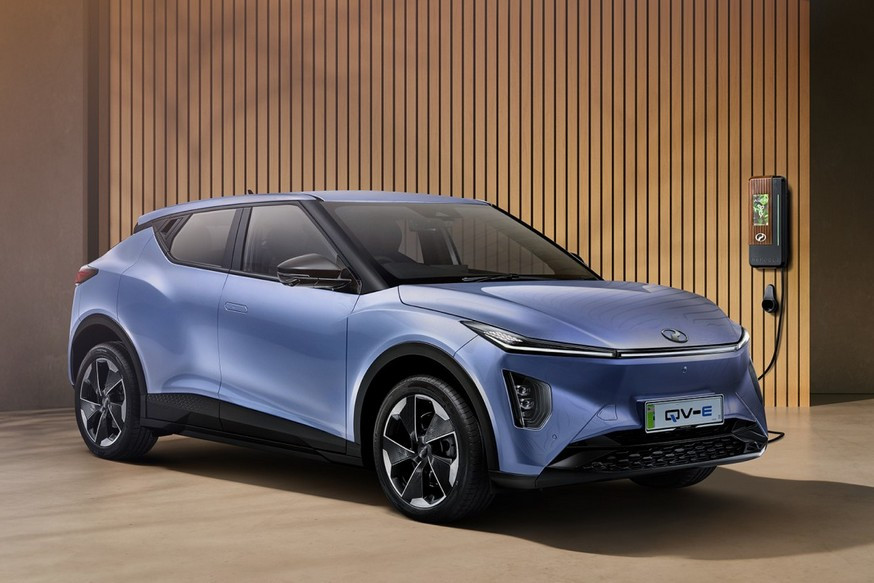 Представлен серийный электрохэтч Perodua QV-E: вместо Daihatsu партнером стала Magna