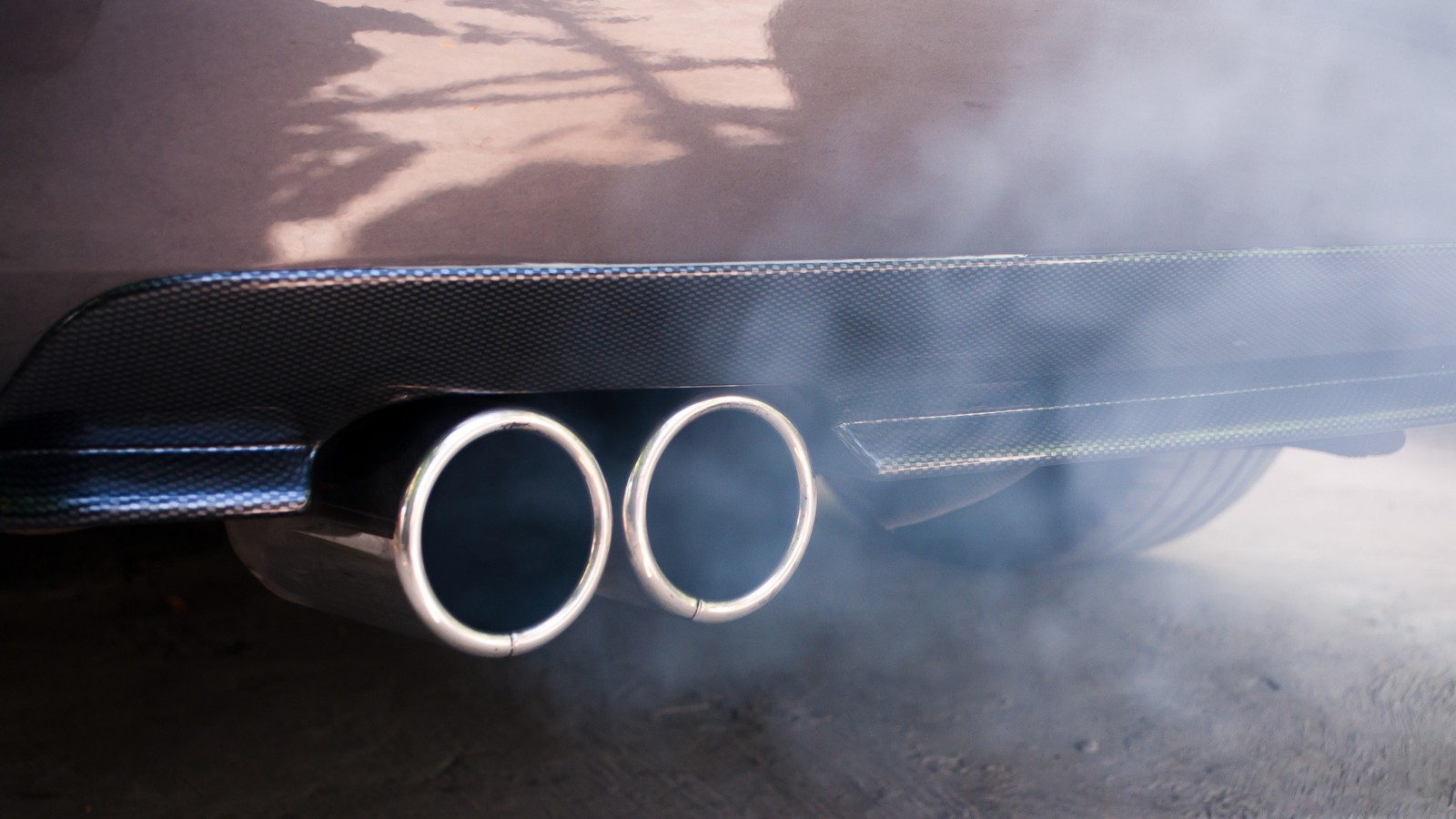 Car exhaust pipe