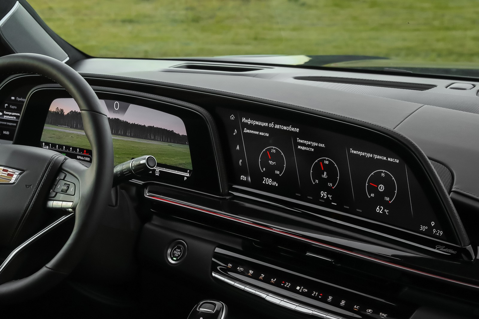 Изогнутый дисплей, 10 ступеней АКП и 6,6 секунды до 100: тест обновлённого Cadillac Escalade