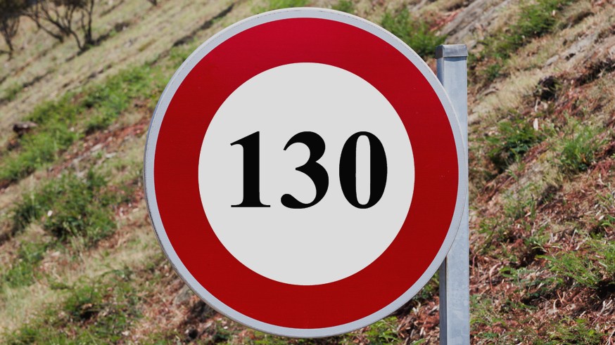 Speed limit traffic sign