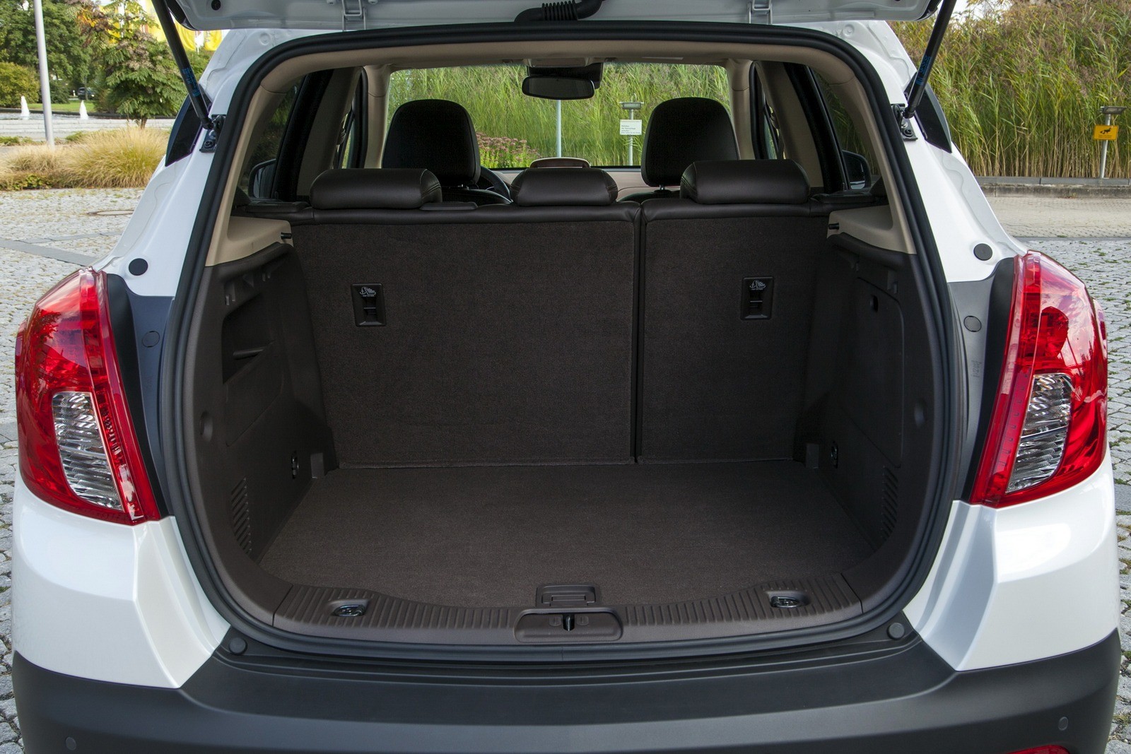10 Интерьер Opel Mokka '2021–16