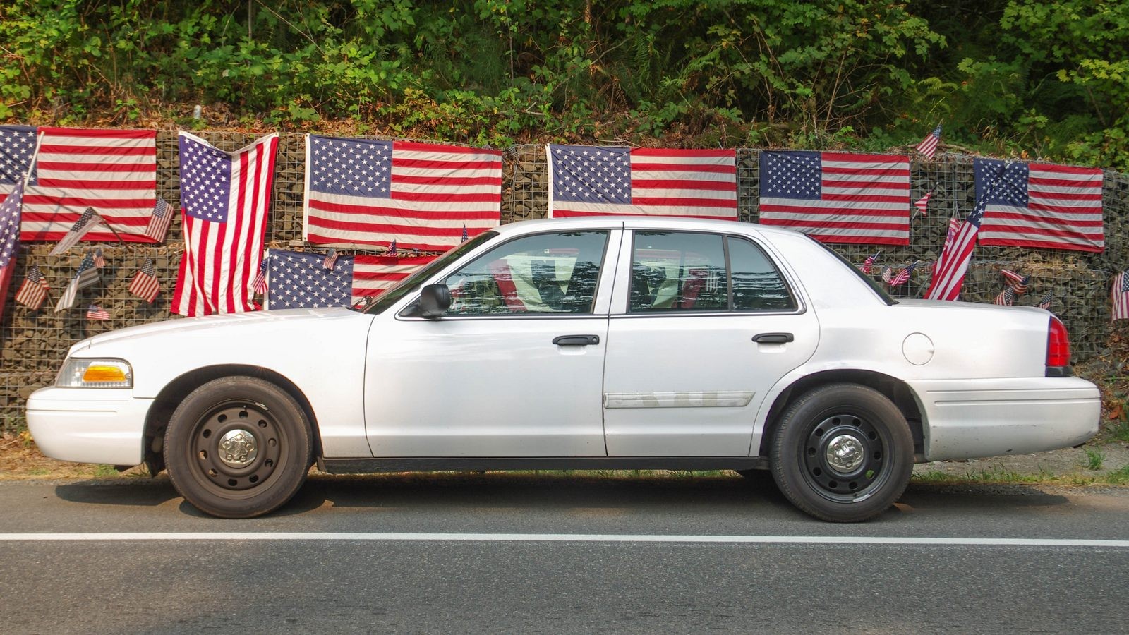 Масштабная модель автомобиля ford crown victoria police в масштабе 1 24