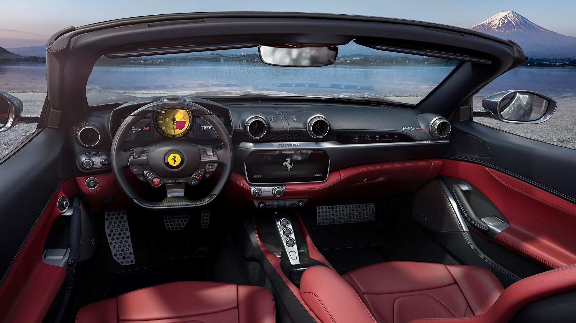 Ferrari Portofino M: старый дизайн, новая электроника и силовой агрегат от Roma