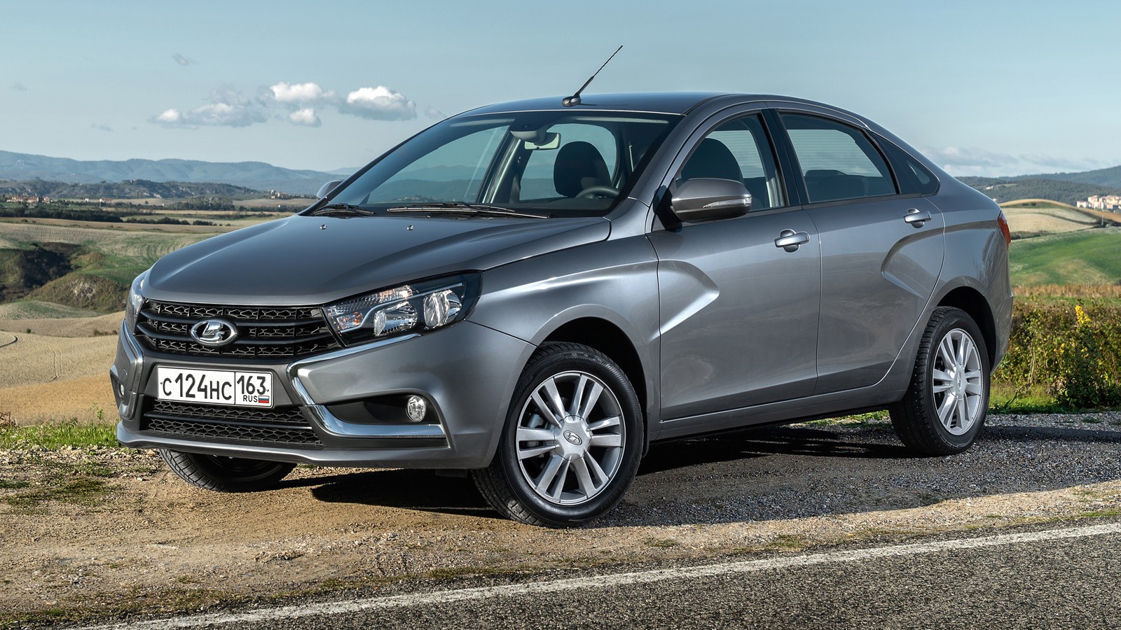 На фото: Lada Vesta