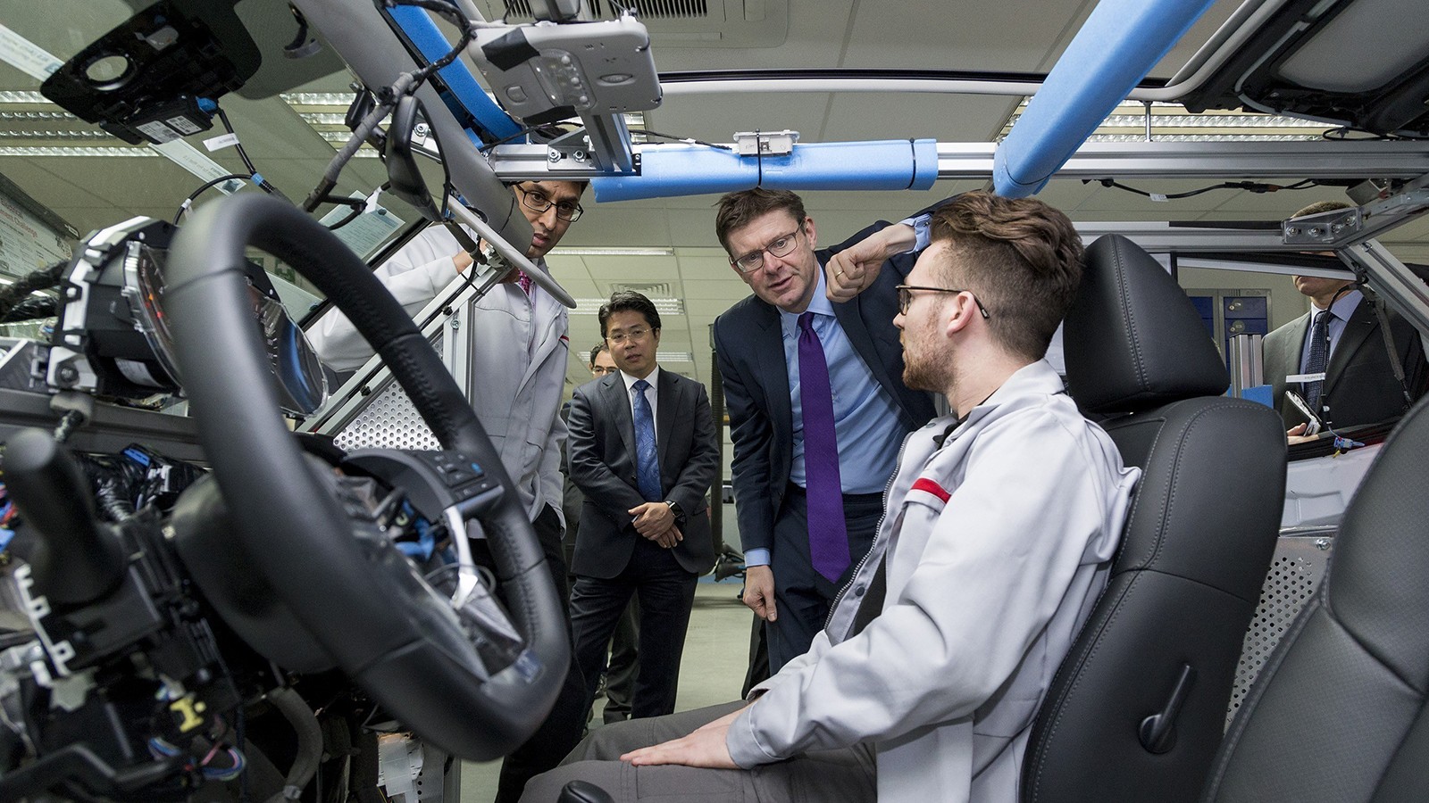 Грег Кларк посещает R&D-центр Nissan